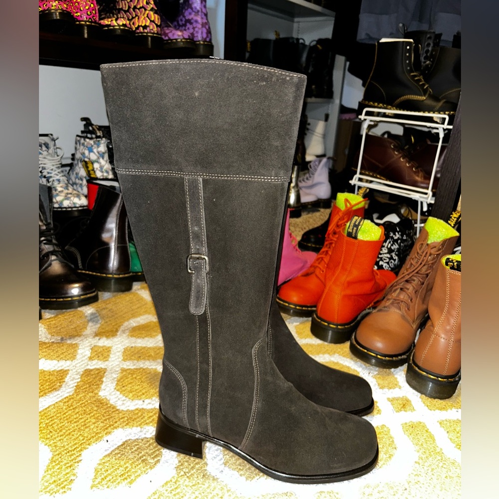 La Canadiene Suede boots